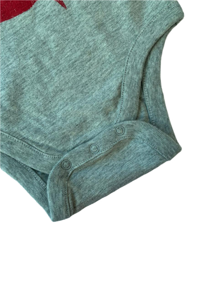 Gap Sleeve Less Boys Bodysuit (6-12 Months )