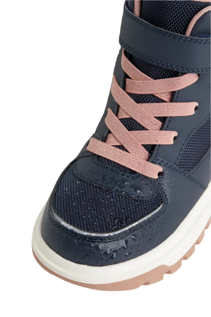 Shoe