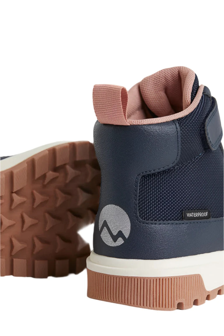 Shoe